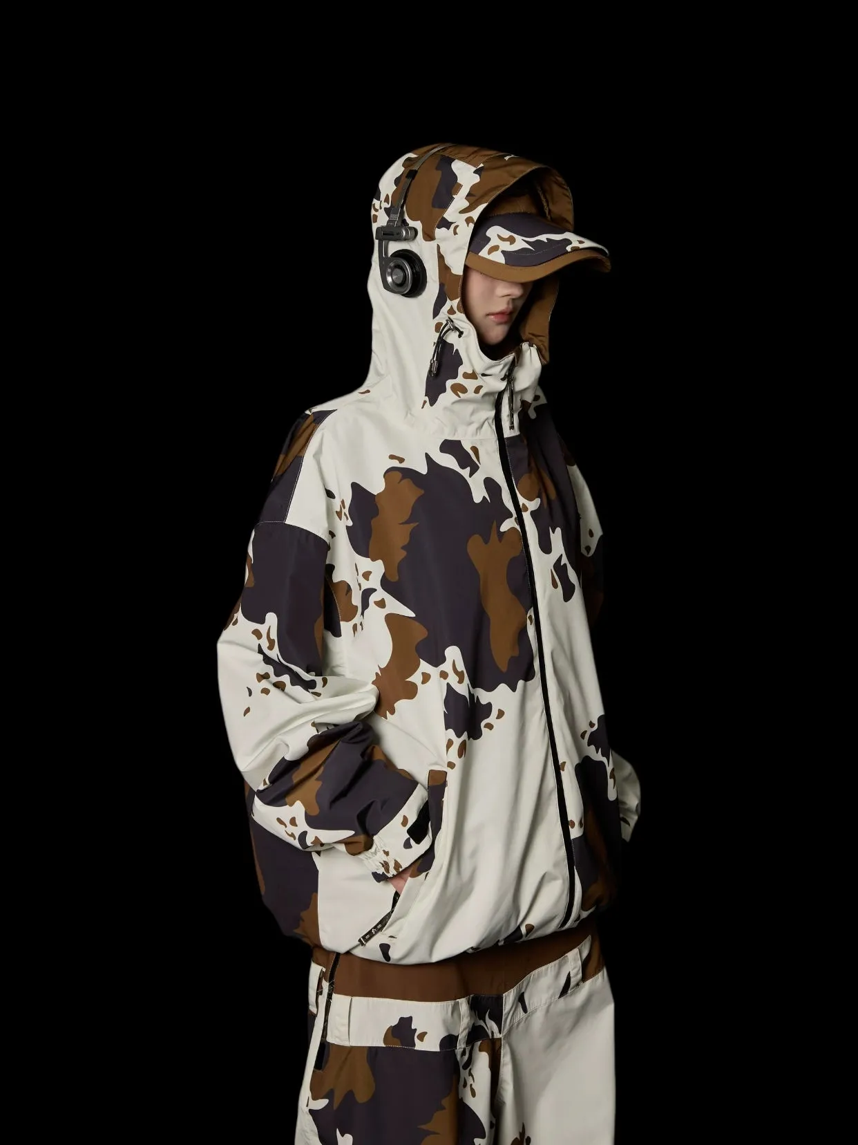 ANANIE Freestyle Snowboarding Jacket - Cow Print, 3L Waterproof & Insulated